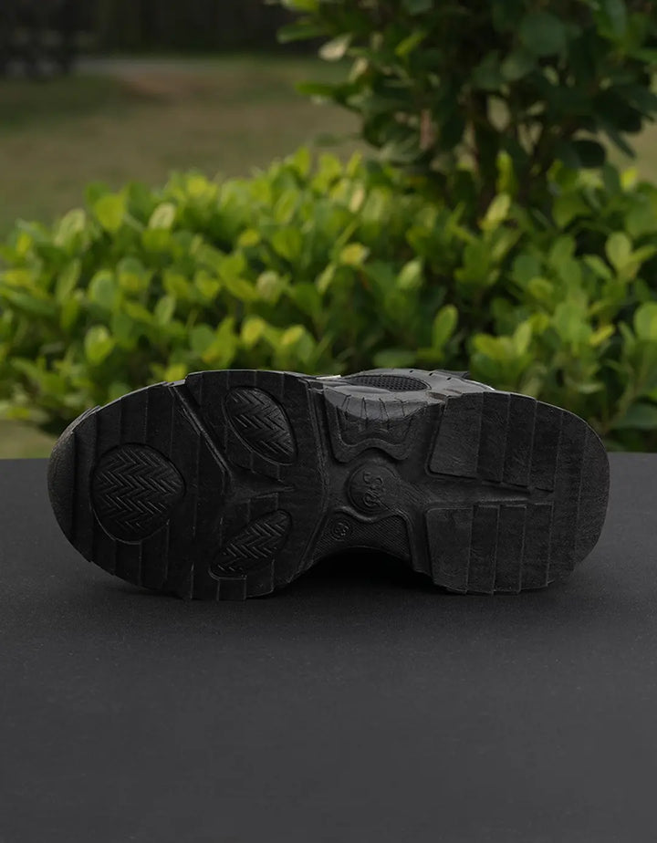Midnight Sprinter All-Black Sneakers - Foorzy